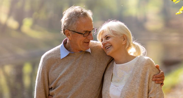 Résidence senior vs résidence principale - Le match logement Résidence senior vs résidence principale - Le match logement