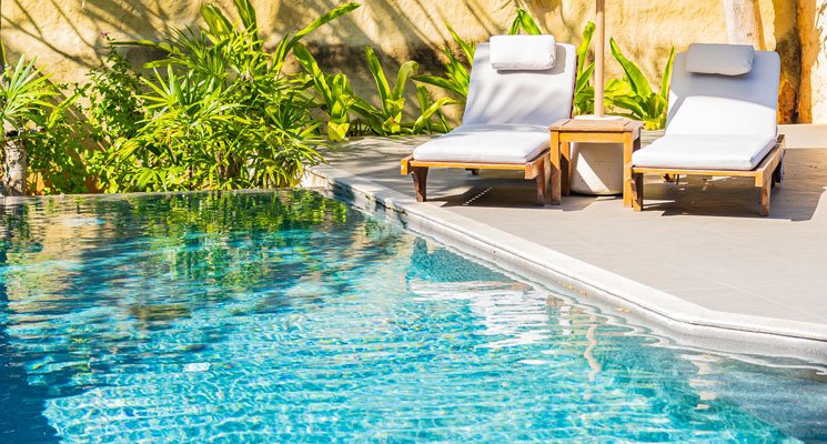 Rénover votre piscine : valoriser votre espace extérieur avec une approche écologique Rénover votre piscine : valoriser votre espace extérieur avec une approche écologique