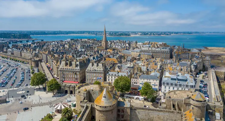 Vivre en Bretagne : bien connecté aux réseaux de transports episode artwork