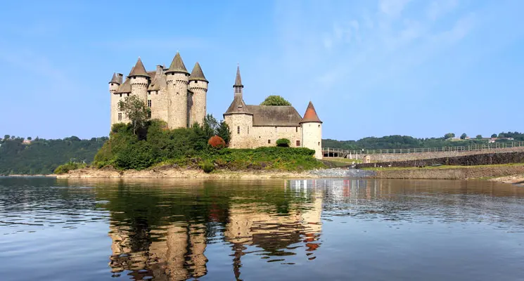 Château de Val : les pieds dans l'eau, la tête dans les nuages episode artwork