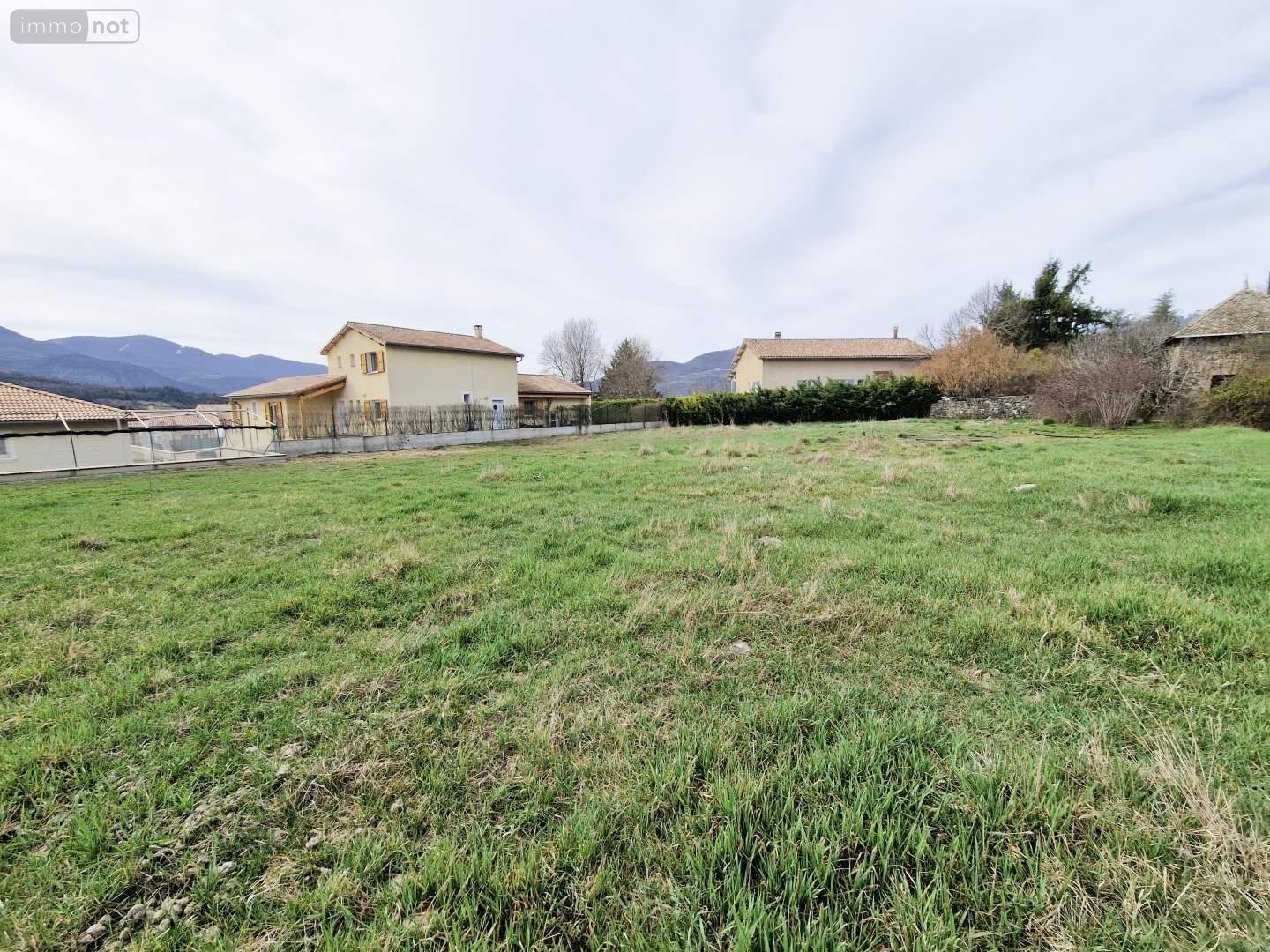 Terrain a batir a vendre Tallard 05130 Hautes-Alpes 1958 m2  245000 euros