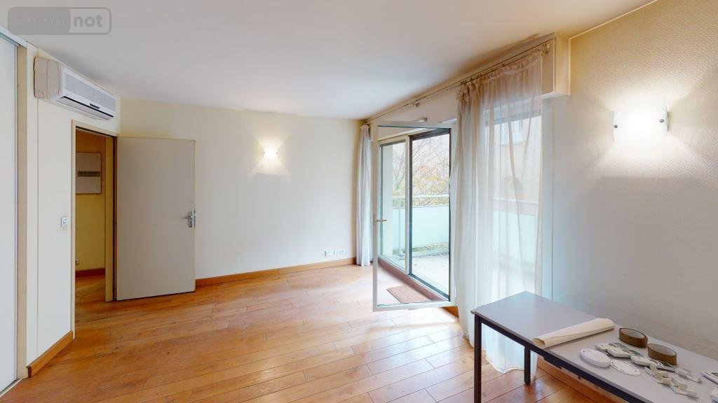 Location fonds et murs commerciaux Rennes 35000 Ille-et-Vilaine 80 m2  1744 euros