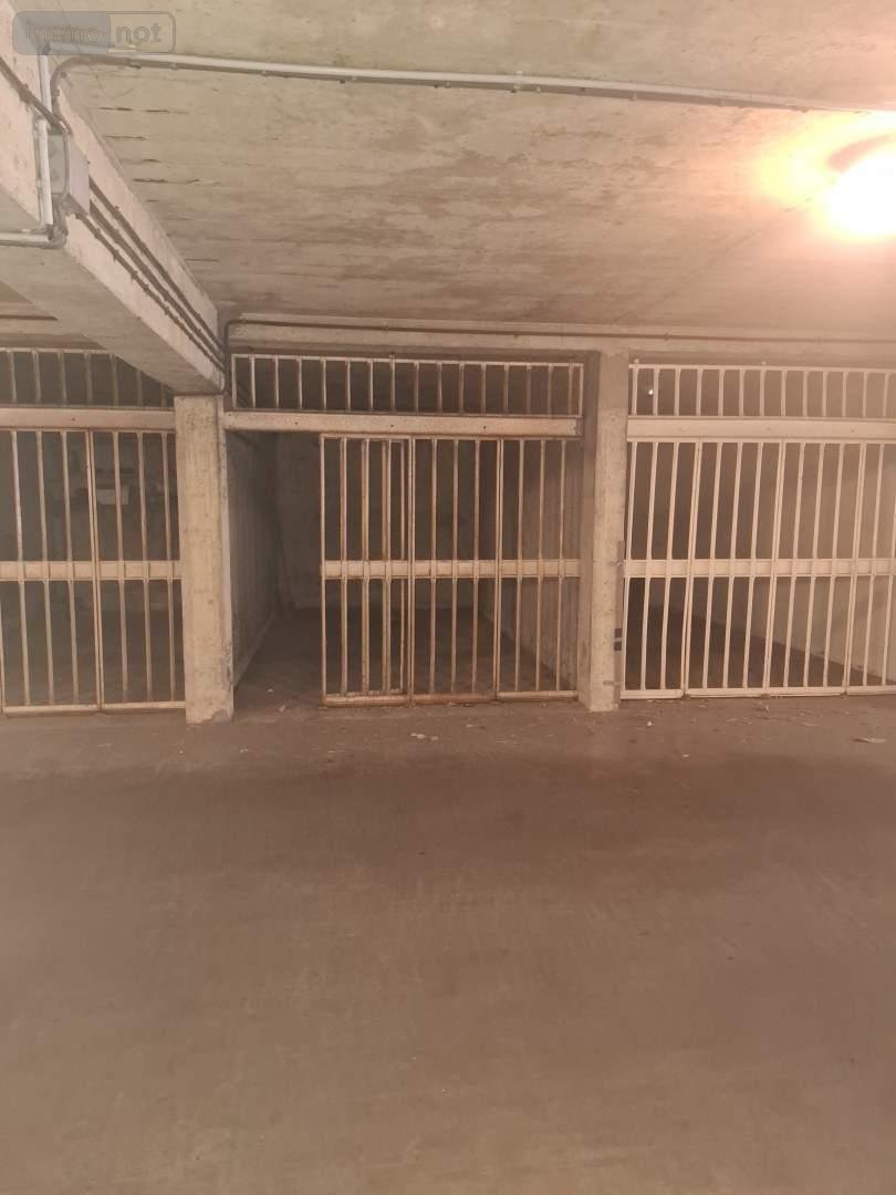 Garage et parking a vendre Rennes 35000 Ille-et-Vilaine  24000 euros