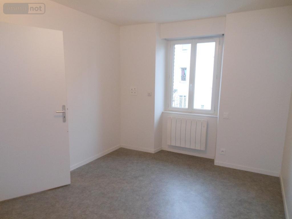 Location appartement Rennes 35000 Ille-et-Vilaine 28 m2 1 pièce 642 euros