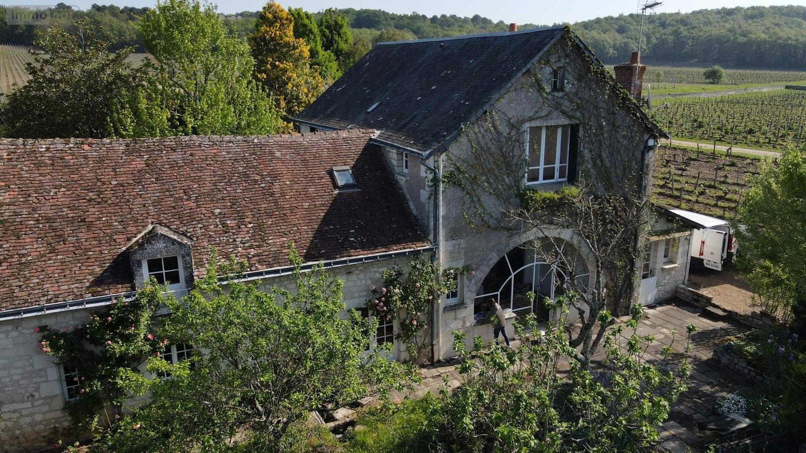 Propriete à vendre CravantlesCôteaux 37500 IndreetLoire 11 pièces
