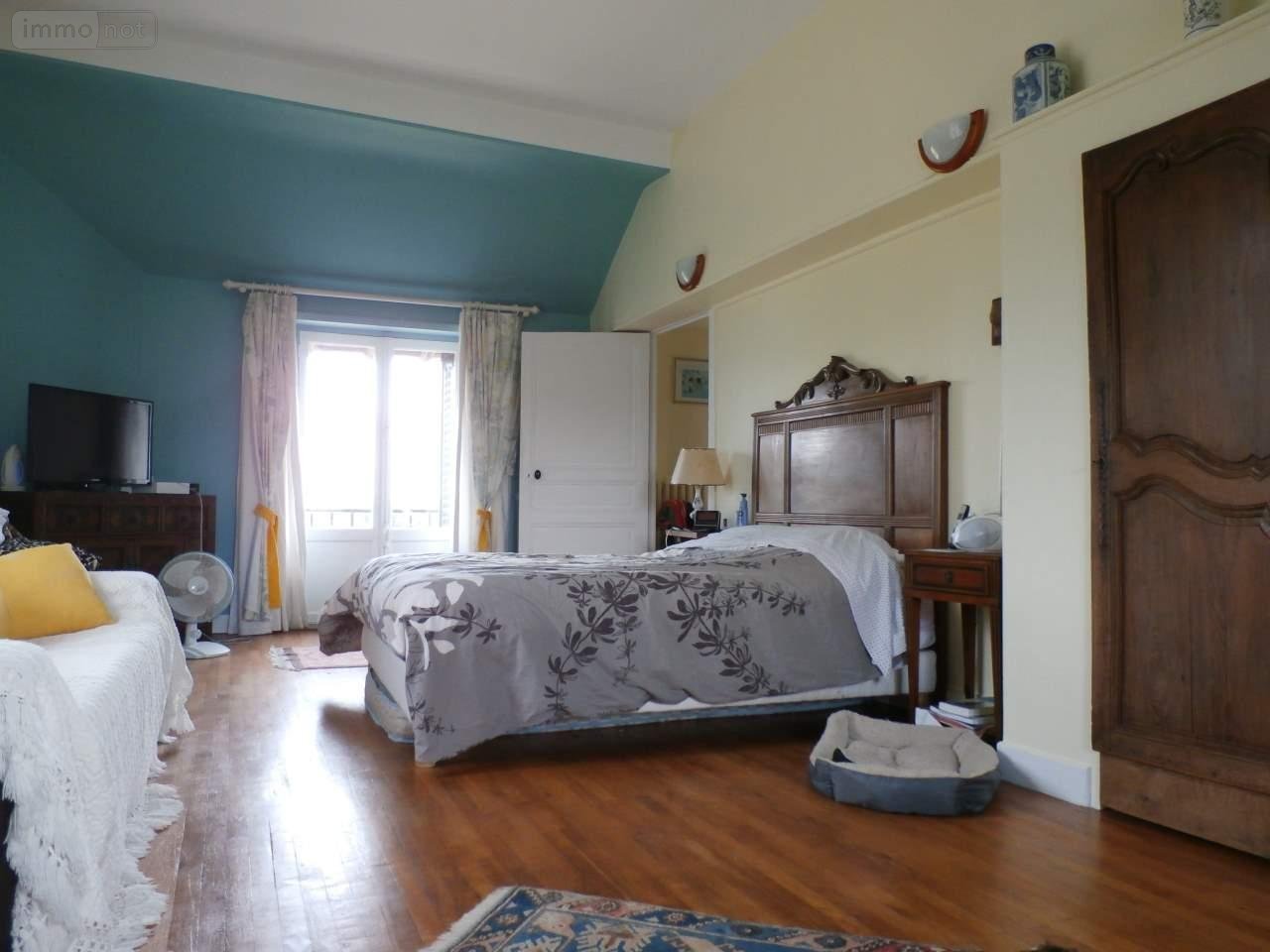 Propriete à vendre CravantlesCôteaux 37500 IndreetLoire 11 pièces