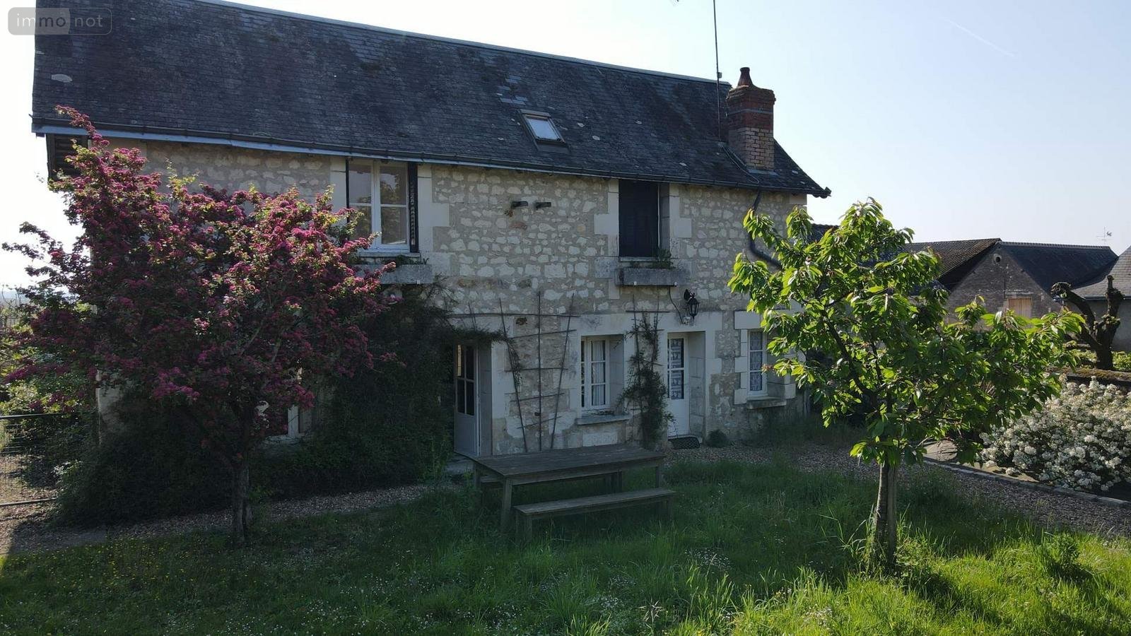 Propriete à vendre CravantlesCôteaux 37500 IndreetLoire 11 pièces