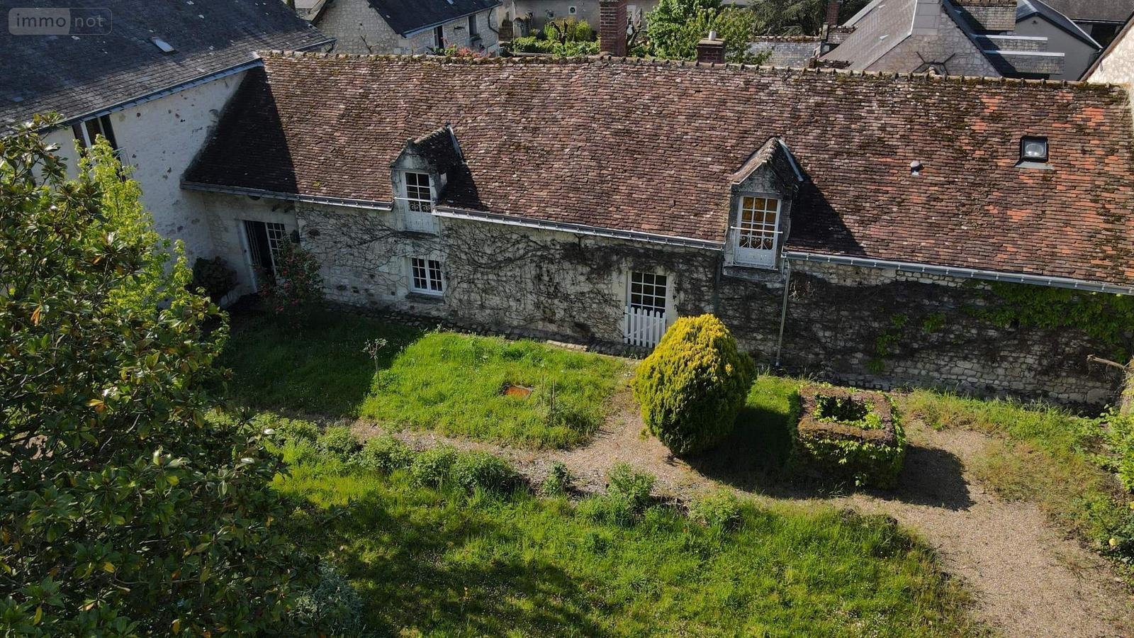 Propriete à vendre CravantlesCôteaux 37500 IndreetLoire 11 pièces