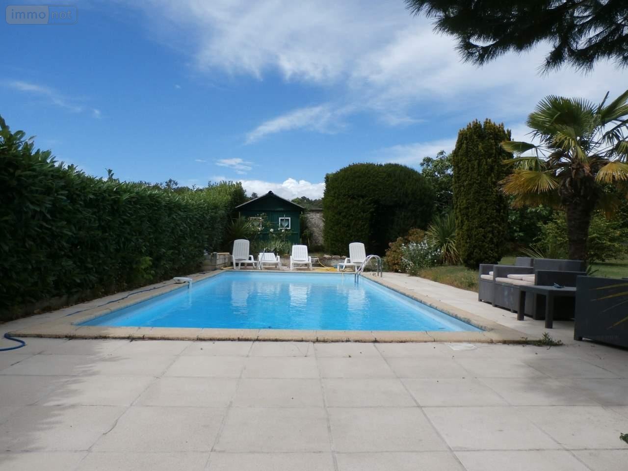 Propriete à vendre CravantlesCôteaux 37500 IndreetLoire 11 pièces