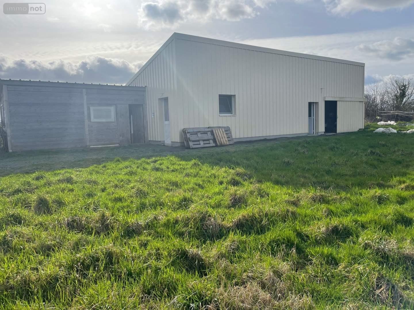 Bien agricole a vendre Aron 53440 Mayenne  84000 euros