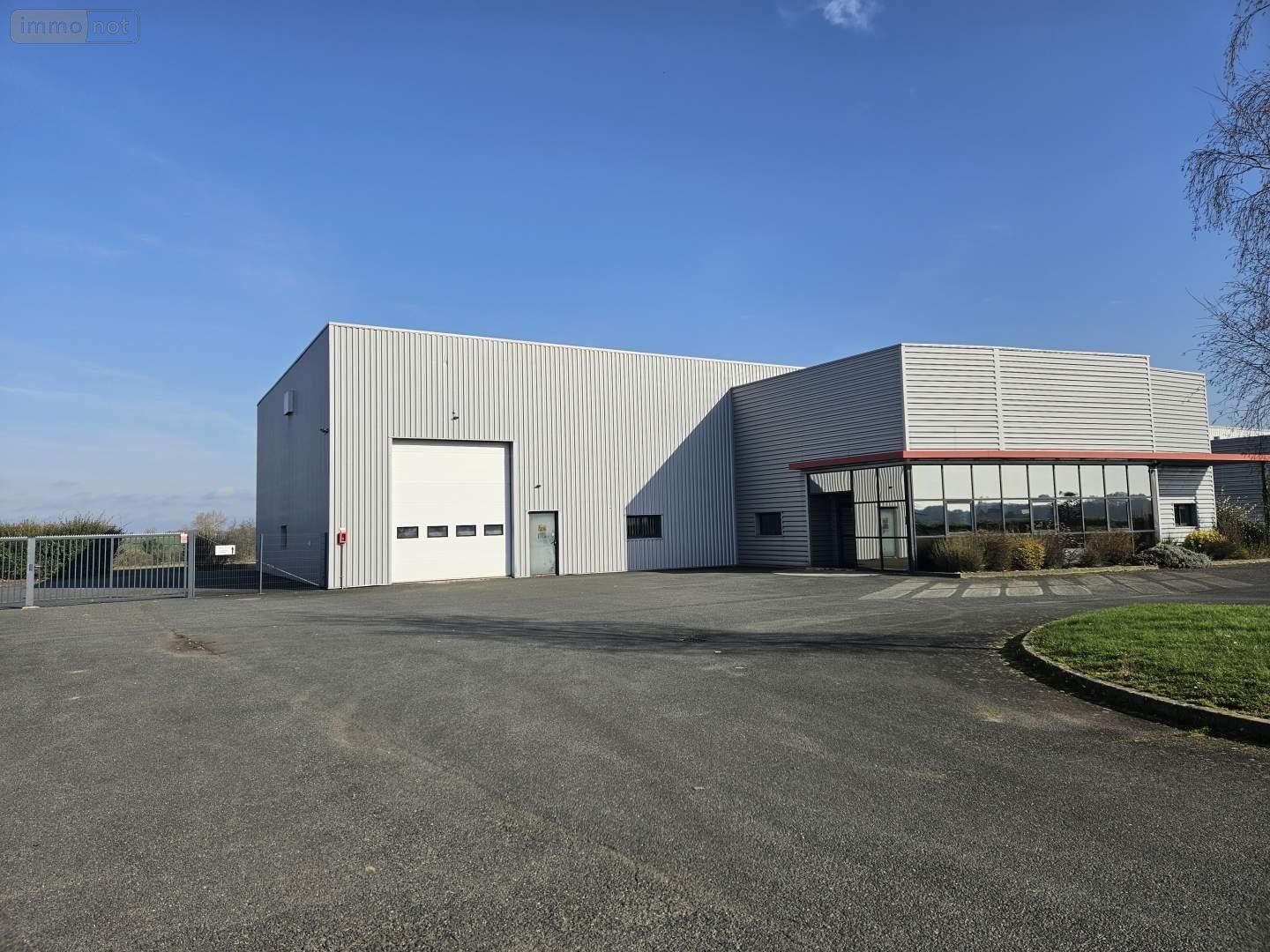 Location fonds et murs commerciaux Saint-Paterne-Racan 37370 Indre-et-Loire 1170 m2  5000 euros