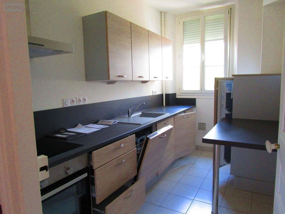 Location appartement Châlons-en-Champagne 51000 Marne 67 m2  550 euros
