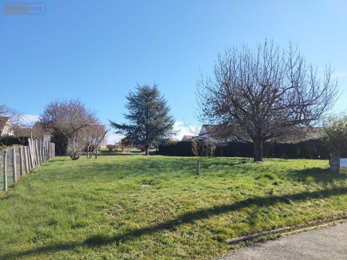 Terrain a batir a vendre La Guierche 72380 Sarthe 795 m2  47760 euros