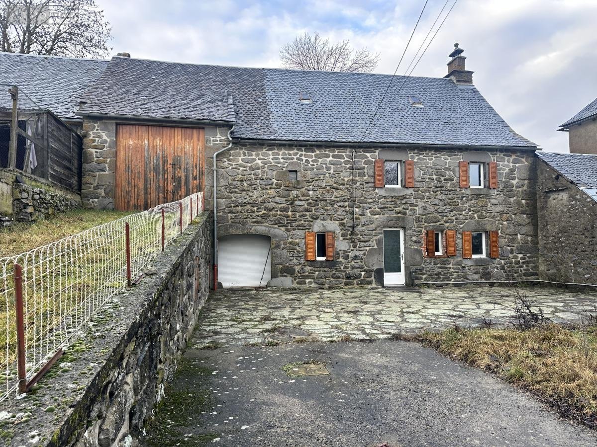Maison a vendre Les Ternes 15100 Cantal 80 m2  106000 euros