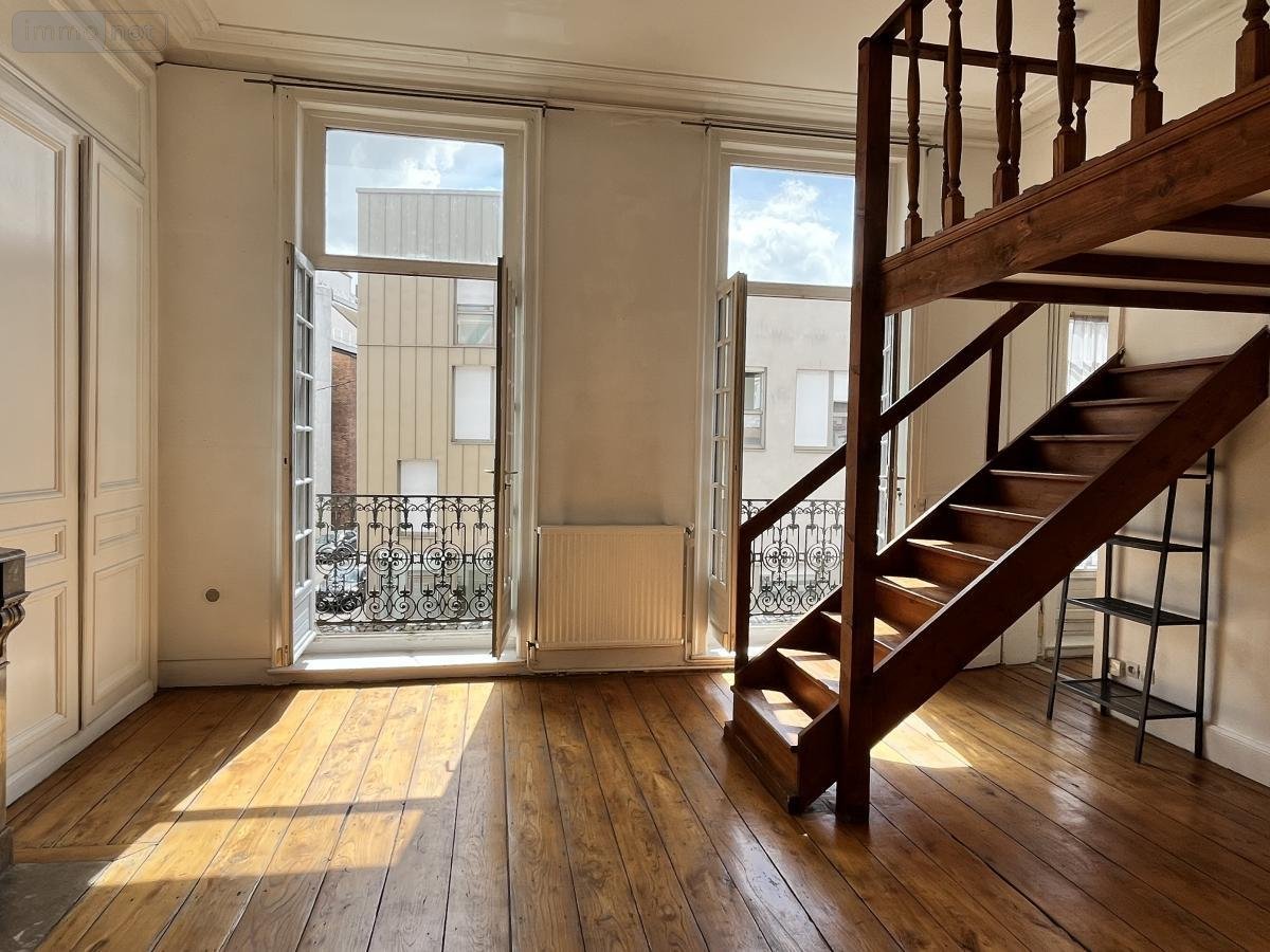 Location appartement Lille 59000 Nord 34 m2 1 pièce 708 euros