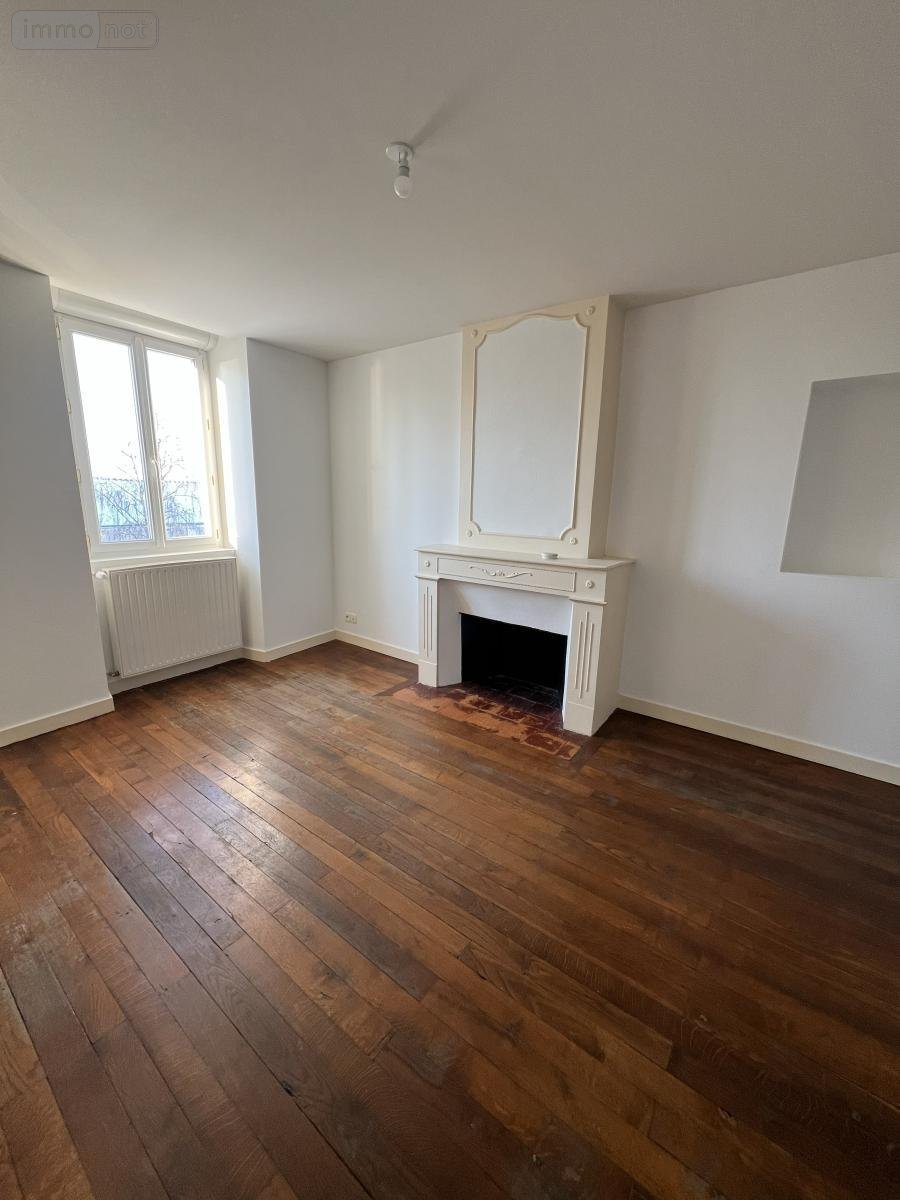 Location maison Saint-Georges-sur-Loire 49170 Maine-et-Loire 97 m2  800 euros