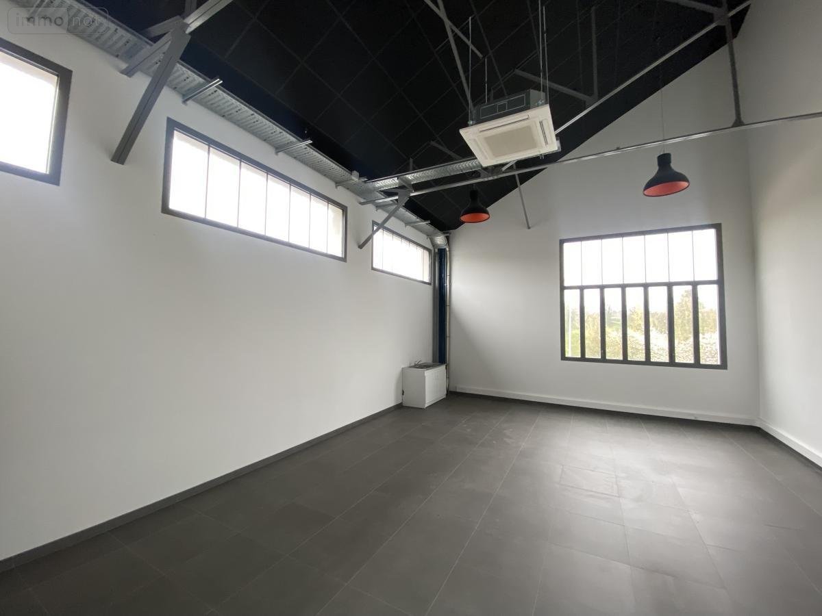 Fonds et murs commerciaux a vendre Changé 53810 Mayenne 56 m2  131000 euros