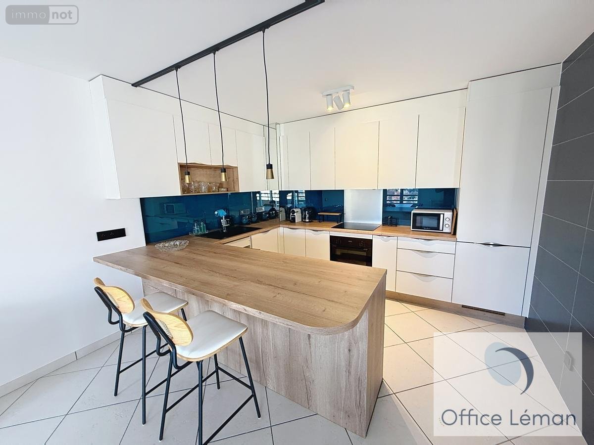 Location appartement Divonne-les-Bains 01220 Ain 91 m2 3 pièces 2400 euros