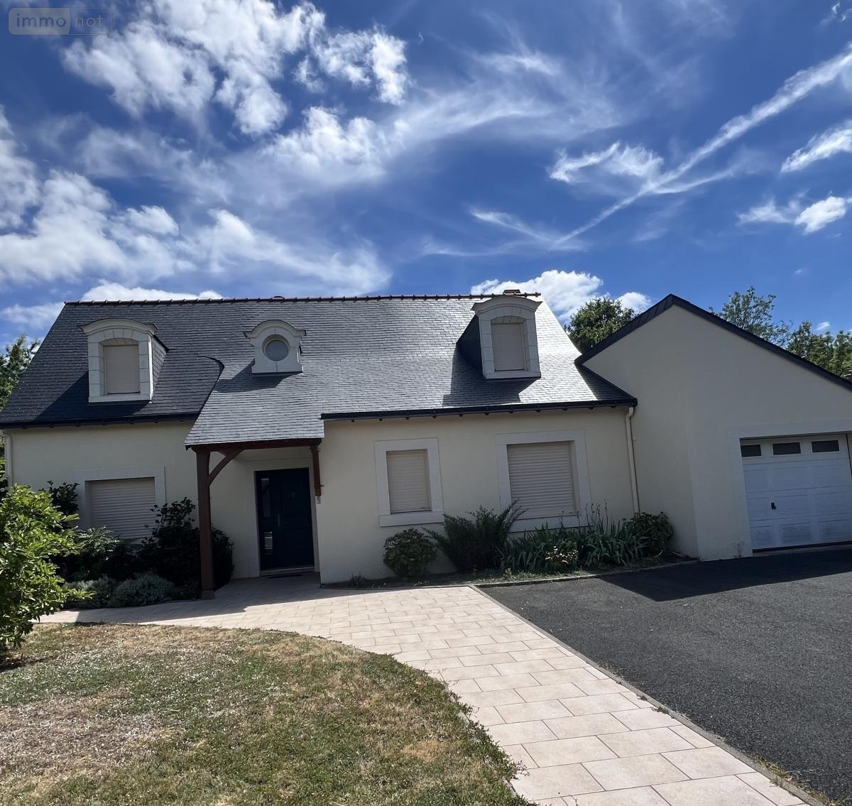 Location maison Saint-Georges-sur-Loire 49170 Maine-et-Loire 144 m2  950 euros