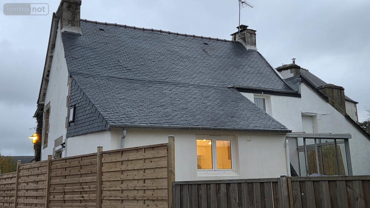 Location maison Plougonven 29640 Finistère 69 m2  750 euros
