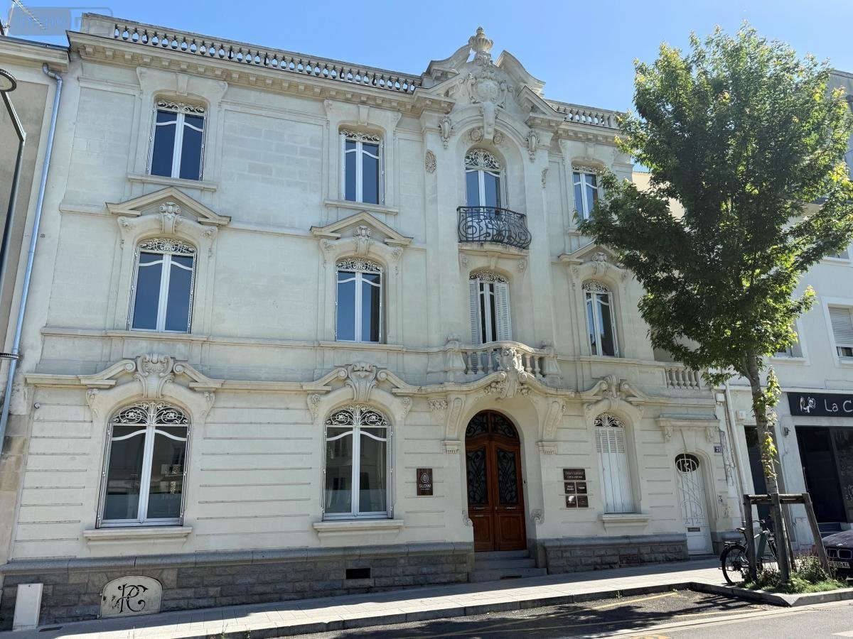 Fonds et murs commerciaux a vendre Angers 49000 Maine-et-Loire 373 m2  1467200 euros