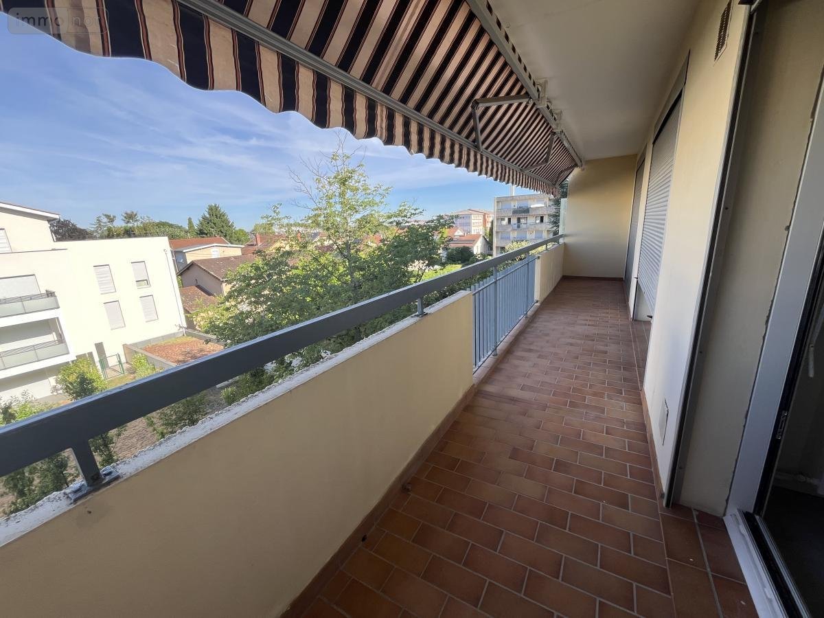 Location appartement Bourg-en-Bresse 01000 Ain 64 m2  880 euros
