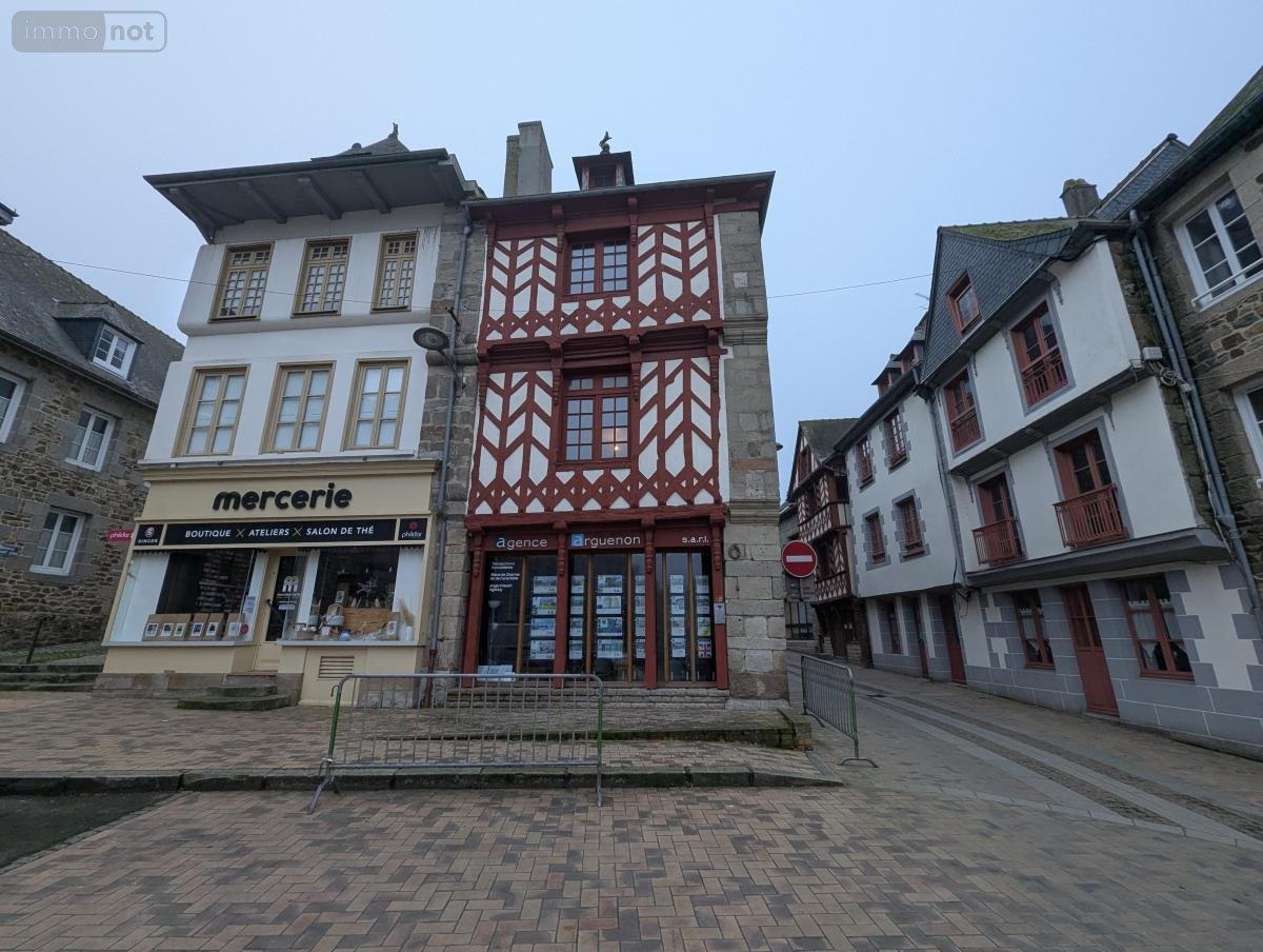 Immeuble a vendre Lamballe-Armor 22400 Côtes-d'Armor 243 m2  627000 euros