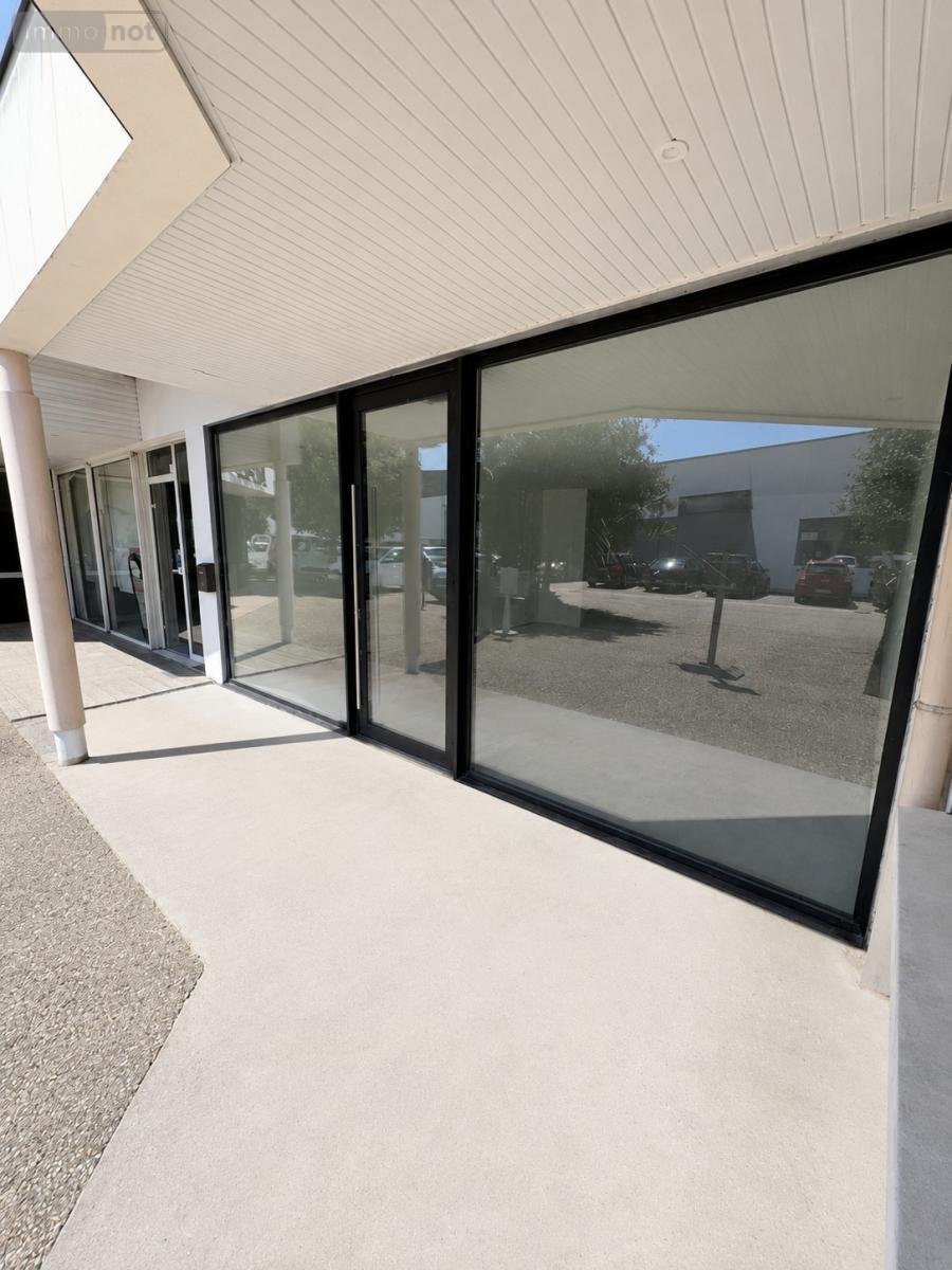 Fonds et murs commerciaux a vendre Ploeren 56880 Morbihan 49 m2  115390 euros