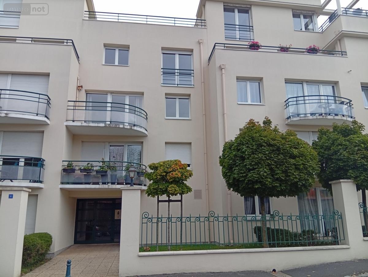 Location appartement Reims 51100 Marne 56 m2 2 pièces 715 euros