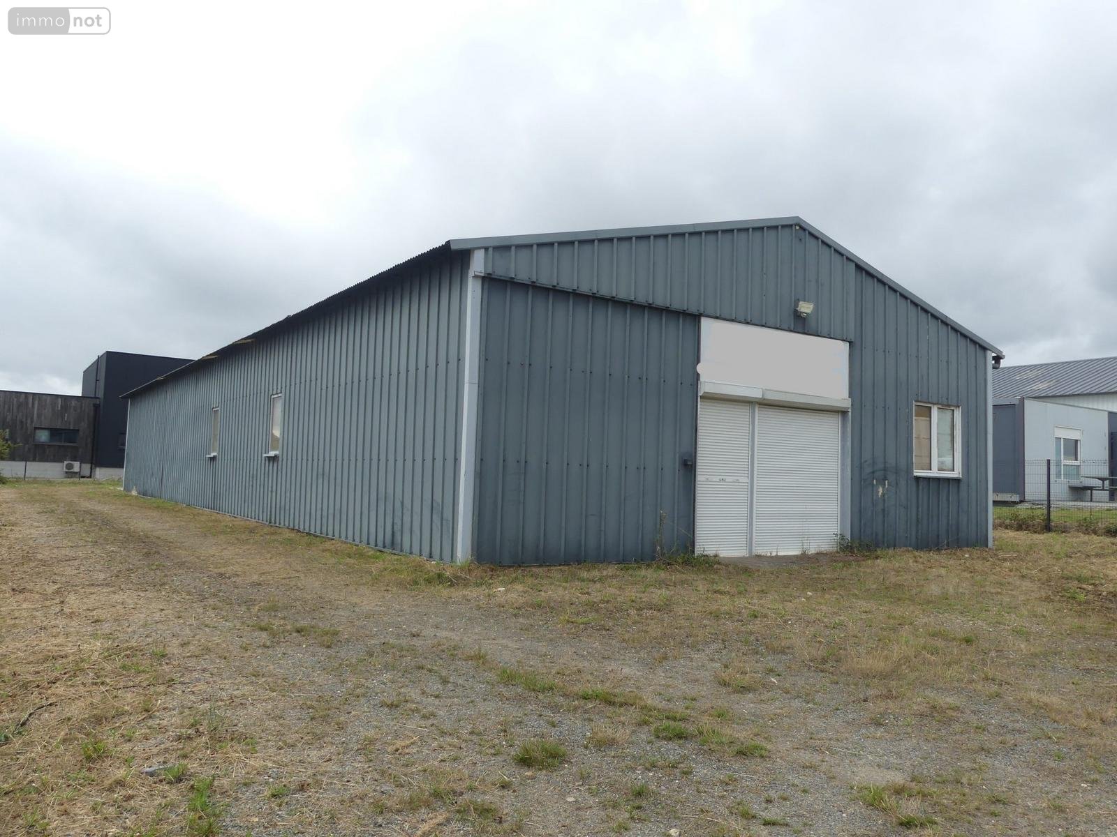Fonds et murs commerciaux a vendre Sainte-Marie 35600 Ille-et-Vilaine 275 m2  180030 euros