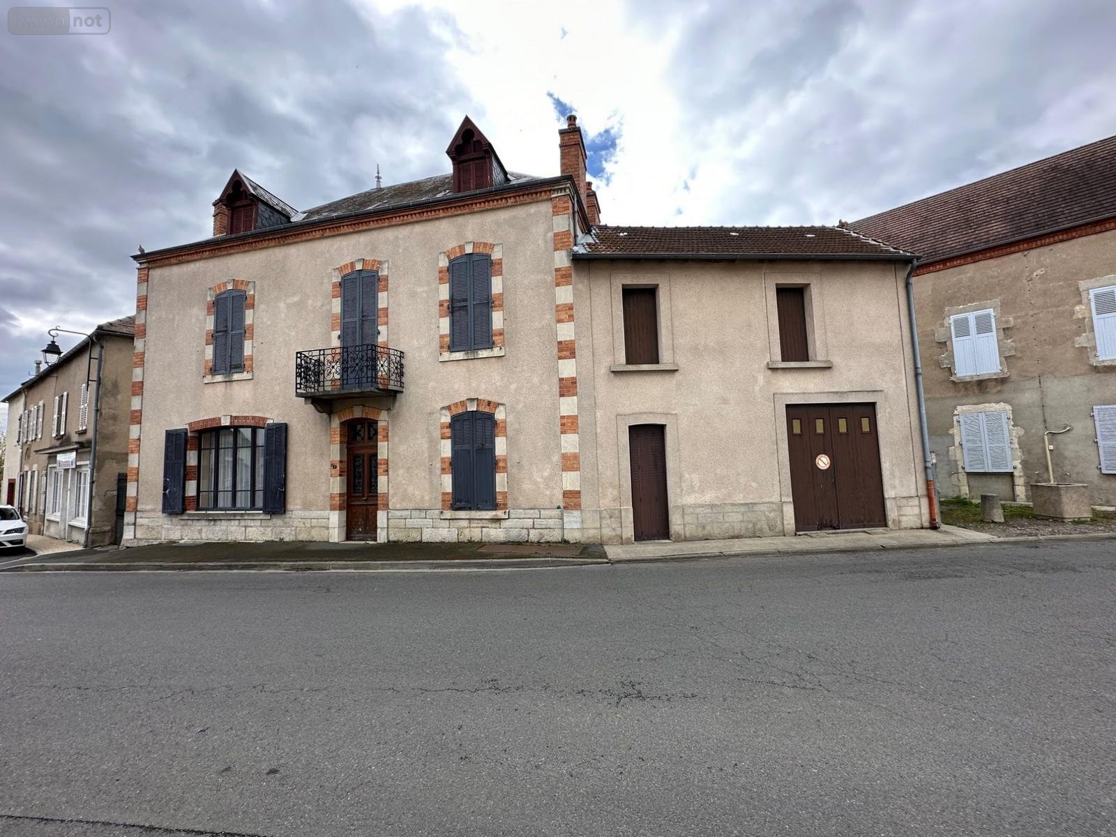 Maison a vendre Broût-Vernet 03110 Allier 149 m2 9 pièces 120000 euros