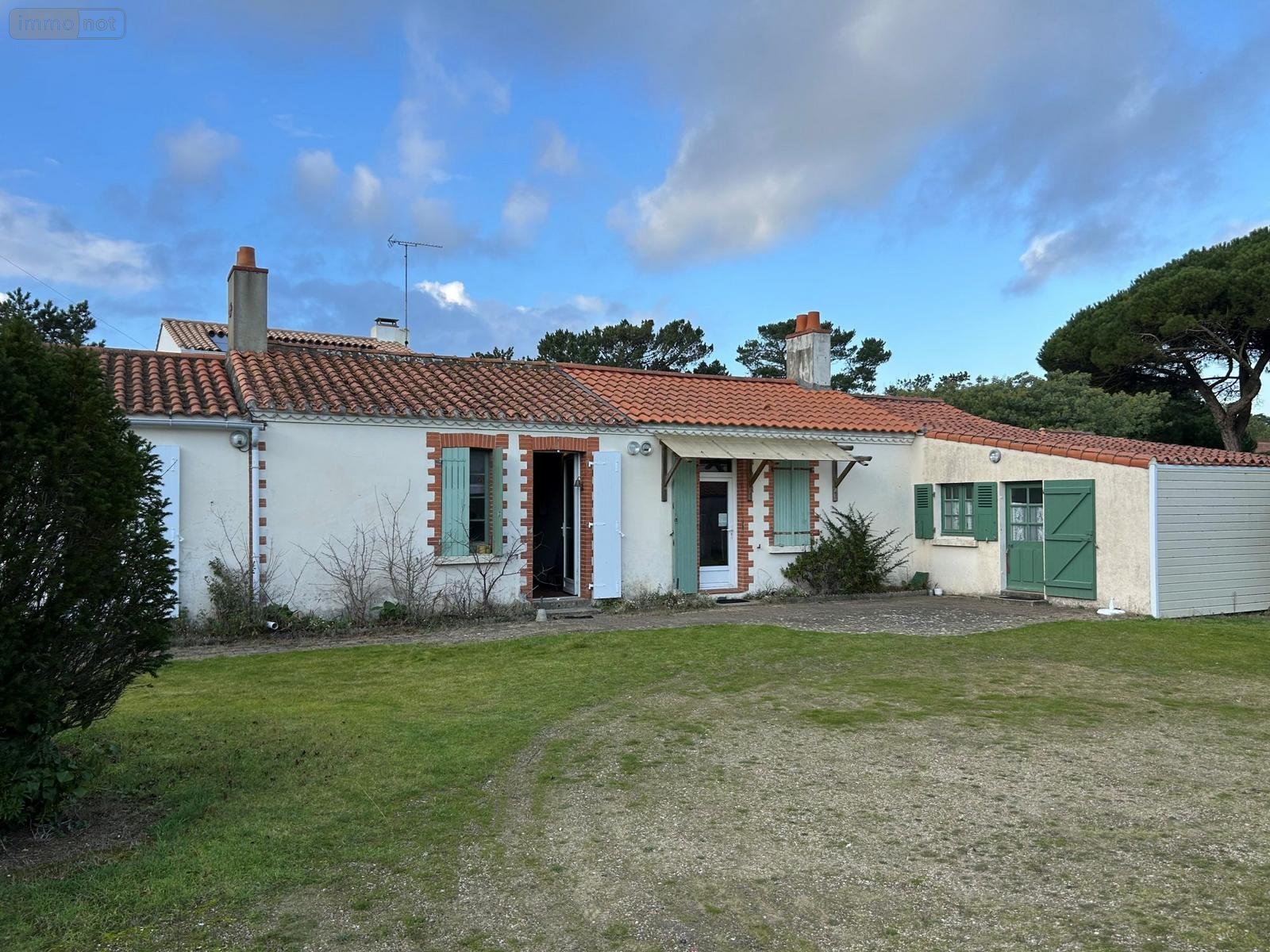 Immeuble a vendre Saint-Jean-de-Monts 85160 Vendée 196 m2  301700 euros