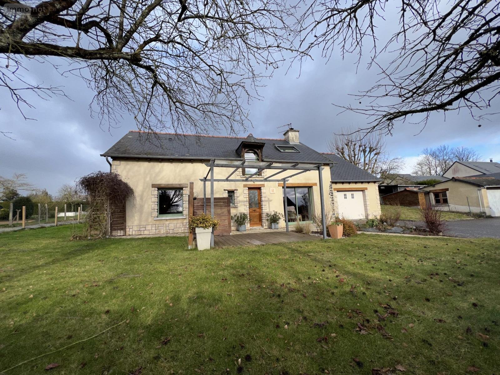 Maison a vendre Châteaugiron 35410 Ille-et-Vilaine 137 m2 8 pièces 337900 euros