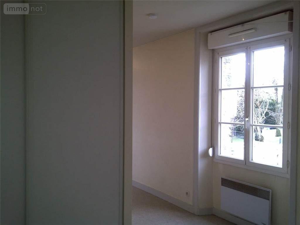 Location appartement Rennes 35000 Ille-et-Vilaine 24 m2 1 pièce 420 euros