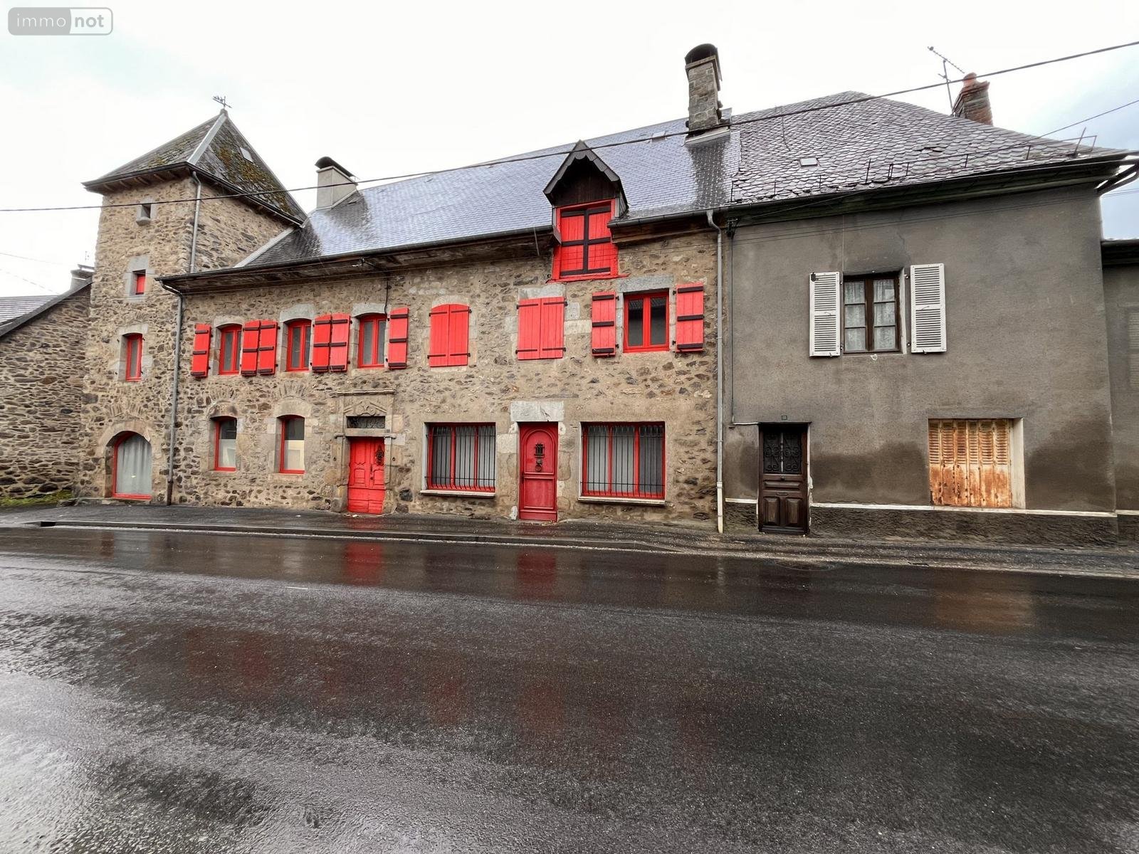 Maison a vendre Bort-les-Orgues 19110 Corrèze 243 m2 13 pièces 265000 euros
