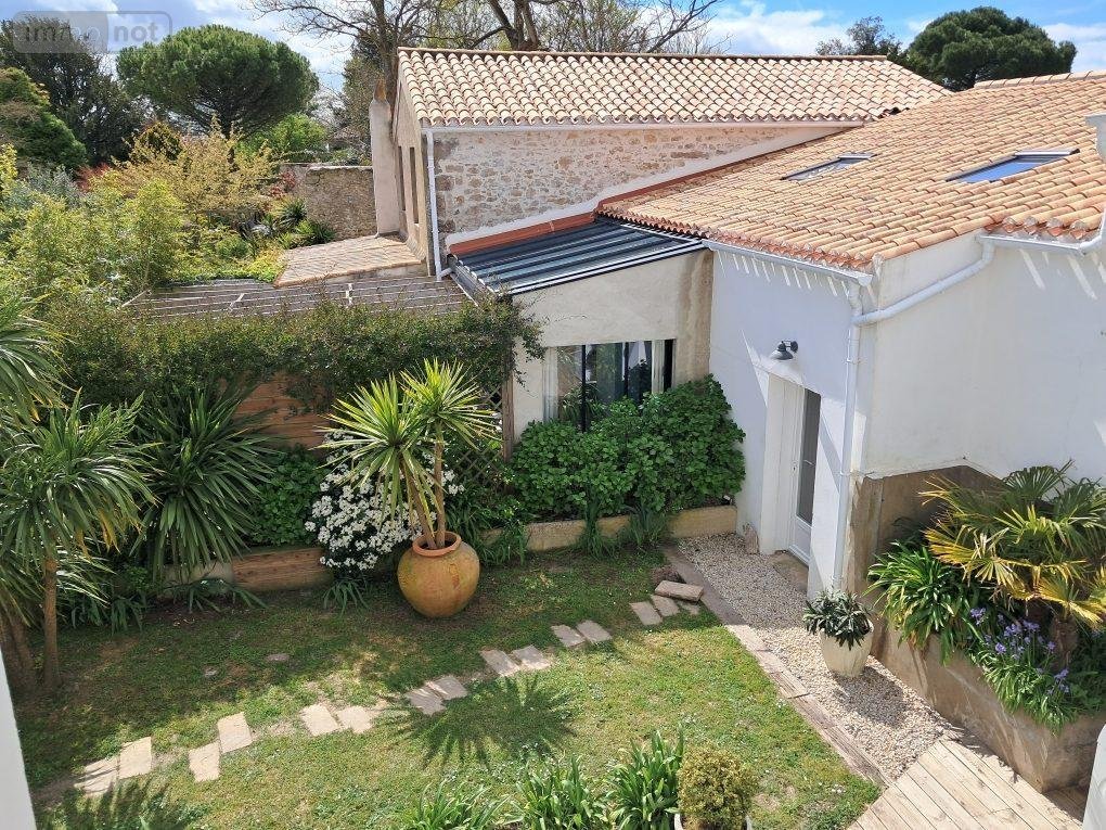 Maison a vendre Bouin 85230 Vendée 240 m2 8 pièces 435600 euros
