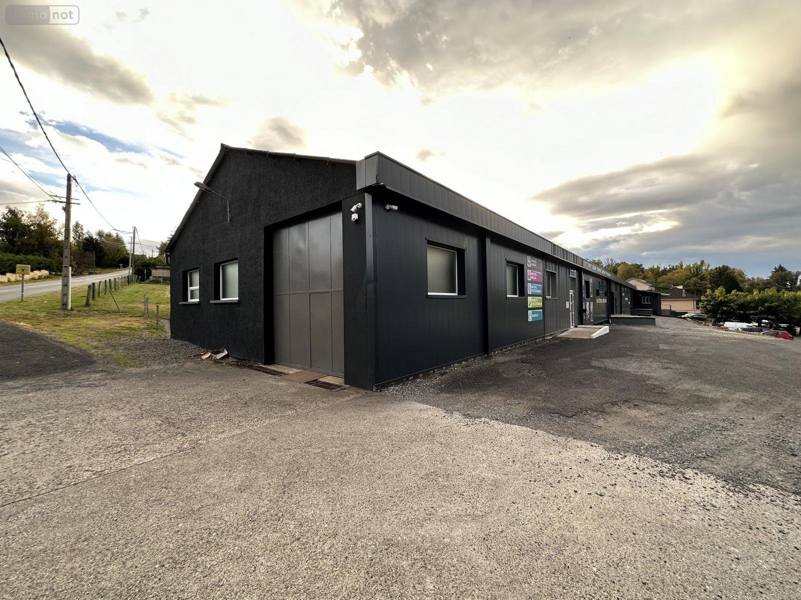 Fonds et murs commerciaux a vendre Abrest 03200 Allier 774 m2  495000 euros