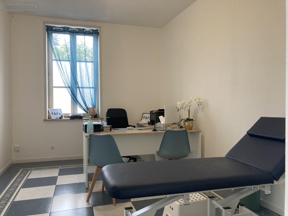 Location fonds et murs commerciaux Abbeville 80100 Somme 50 m2  715 euros