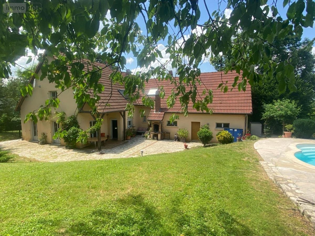 Maison a vendre Gy 70700 Haute-Saône 227 m2 8 pièces 380000 euros
