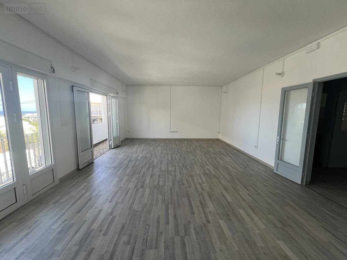 Immeuble a vendre Saint-Pierre 97410 Réunion 260 m2  691950 euros