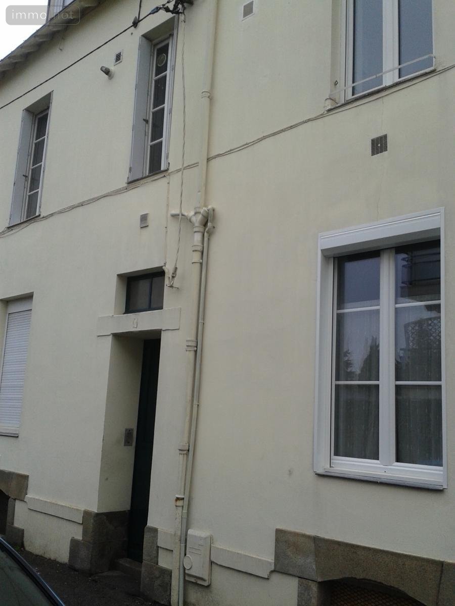 Location appartement Nantes 44000 Loire-Atlantique 15 m2 1 pièce 385 euros