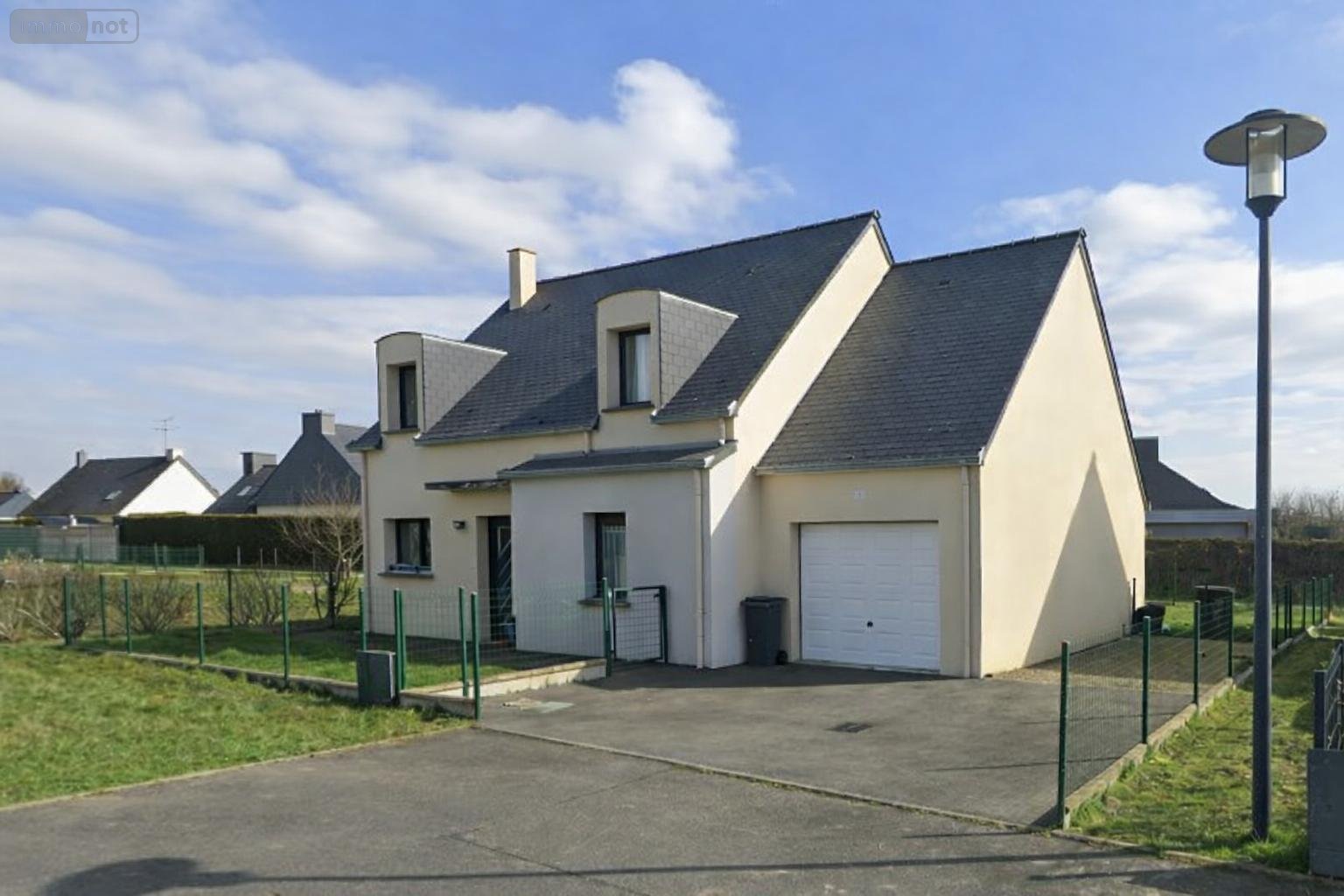 Location maison Montfort-sur-Meu 35160 Ille-et-Vilaine 91 m2 6 pièces 915 euros