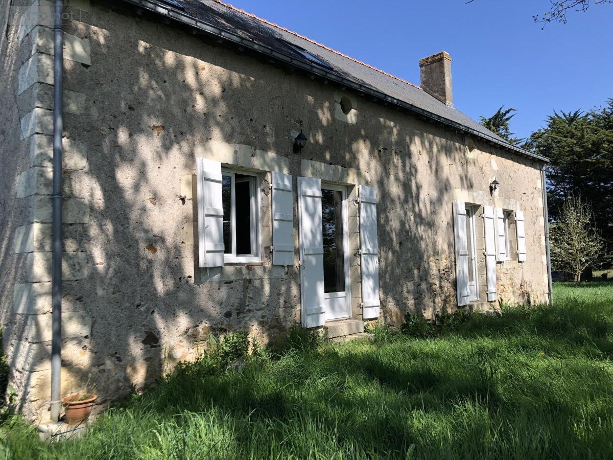 Location maison Champtocé-sur-Loire 49123 Maine-et-Loire 112 m2  900 euros