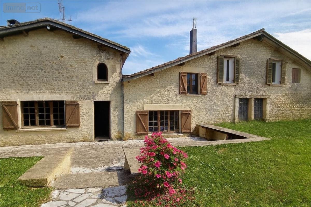 Maison a vendre Jonzac 17500 Charente-Maritime 379 m2 14 pièces 199500 euros