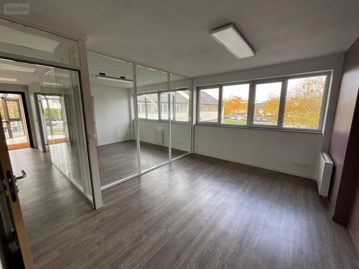 Fonds et murs commerciaux a vendre Ploemeur 56270 Morbihan 50 m2  136120 euros