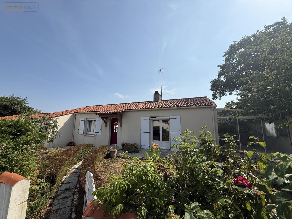 Maison a vendre Martinet 85150 Vendée 104 m2  197700 euros