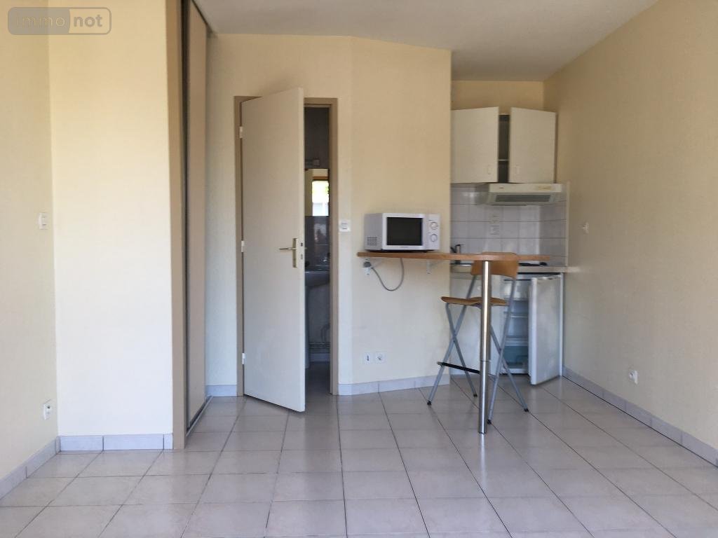 Location appartement Rennes 35000 Ille-et-Vilaine 17 m2 1 pièce 438 euros