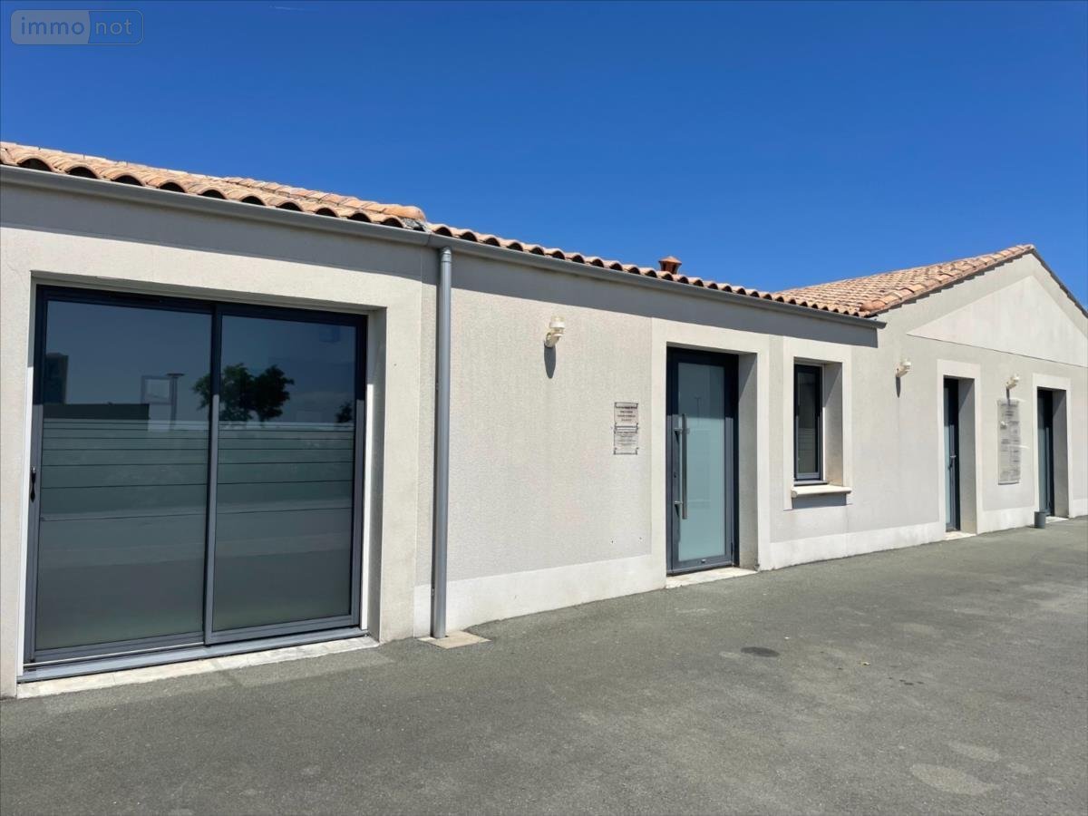 Fonds et murs commerciaux a vendre Andilly 17230 Charente-Maritime 262 m2  468000 euros