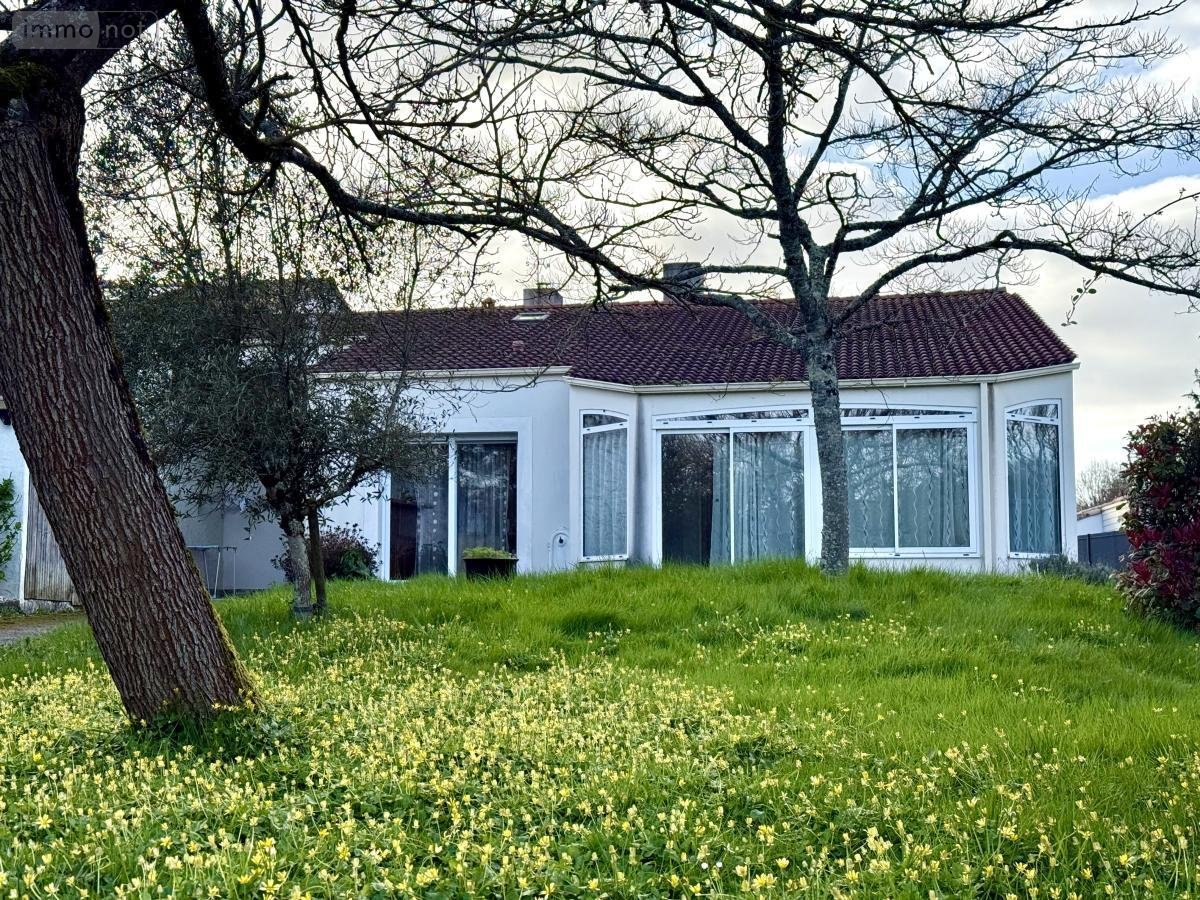 Maison a vendre Sainte-Flaive-des-Loups 85150 Vendée 167 m2 4 pièces 248000 euros