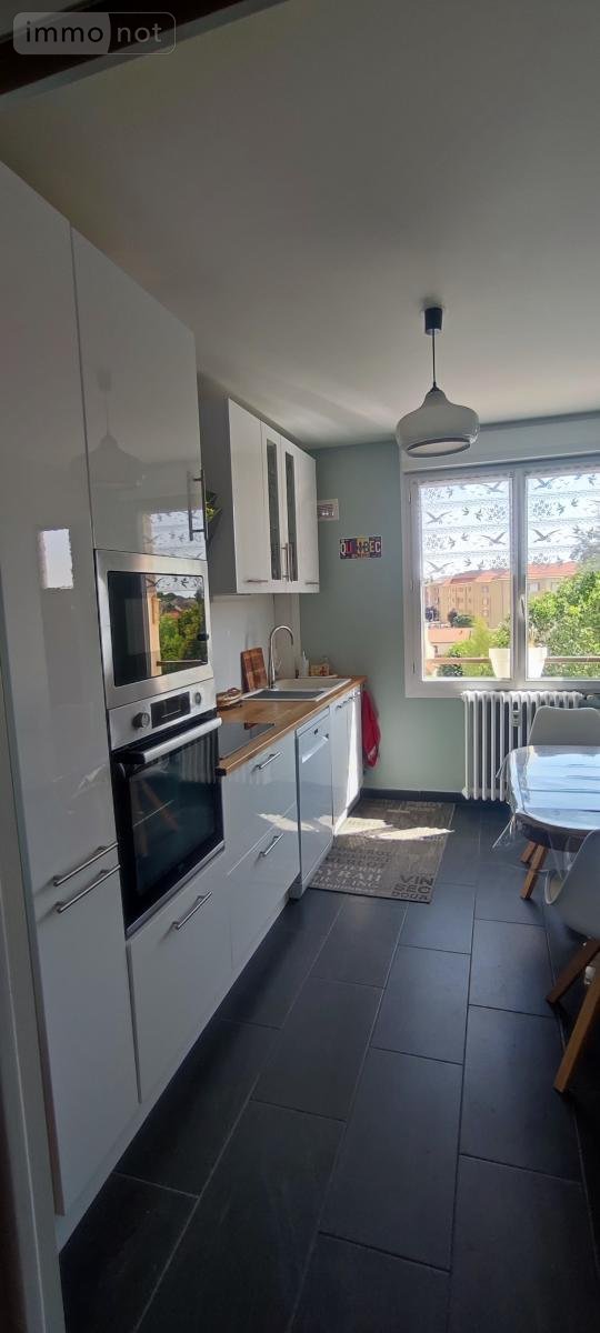 Location appartement Châlons-en-Champagne 51000 Marne 80 m2  840 euros